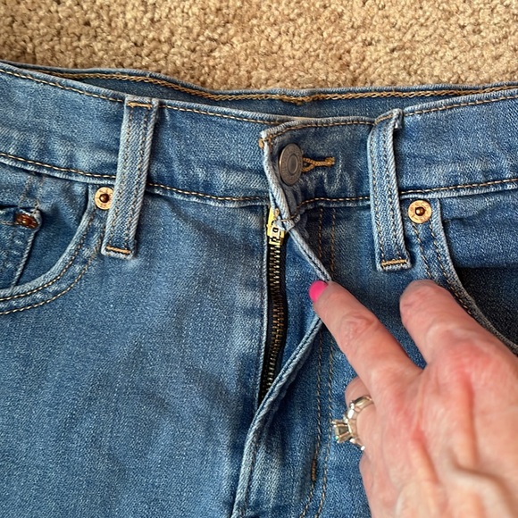 Levi’s Distressed High Rise Shorts - Picture 2 of 4